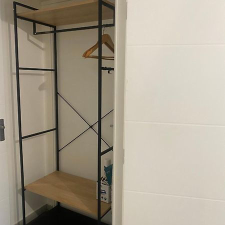 Chambre Privee Sdb Kitchenette Proche De Paris Сент-Уан Екстер'єр фото