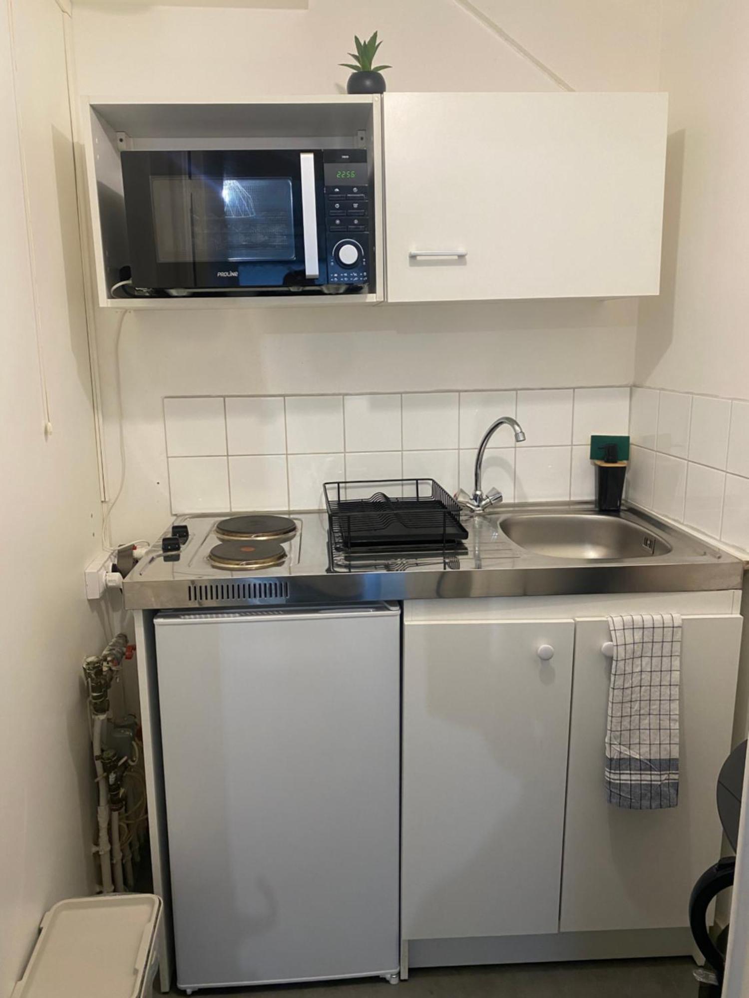 Chambre Privee Sdb Kitchenette Proche De Paris Сент-Уан Екстер'єр фото